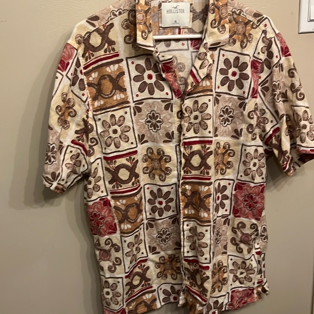Hollister men’s shirt